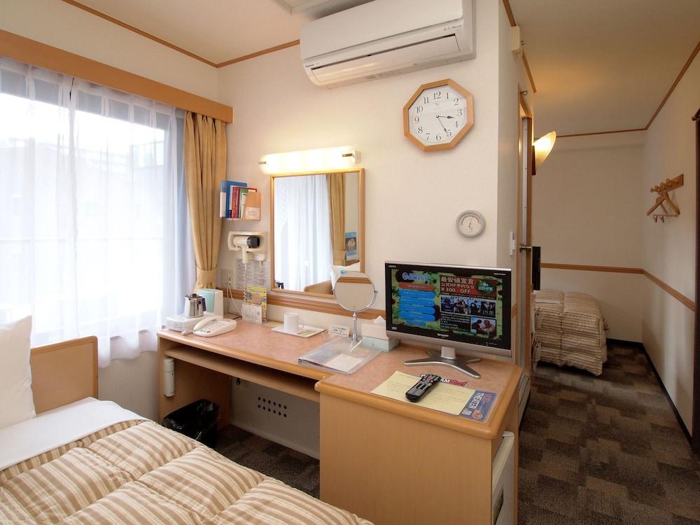 Toyoko Inn Okayama Eki Nishi Guchi Hiroba ภายนอก รูปภาพ